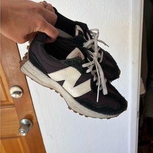 New Balance 327 Women's Black and White Sneakers